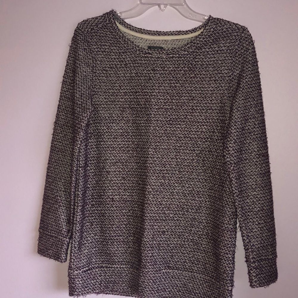 roots Canada purple and white sweater